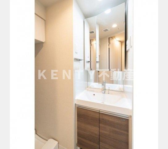 洗面設備　コンパクトで使いやすい洗面所