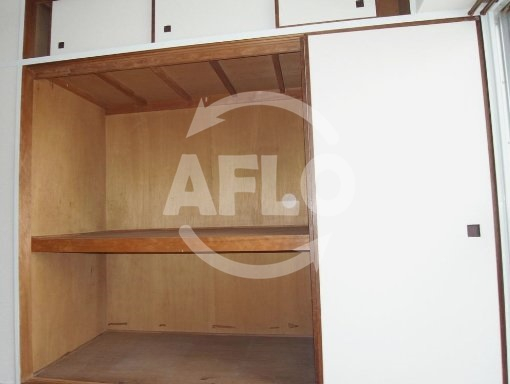 収納　沢村マンション　押入れ