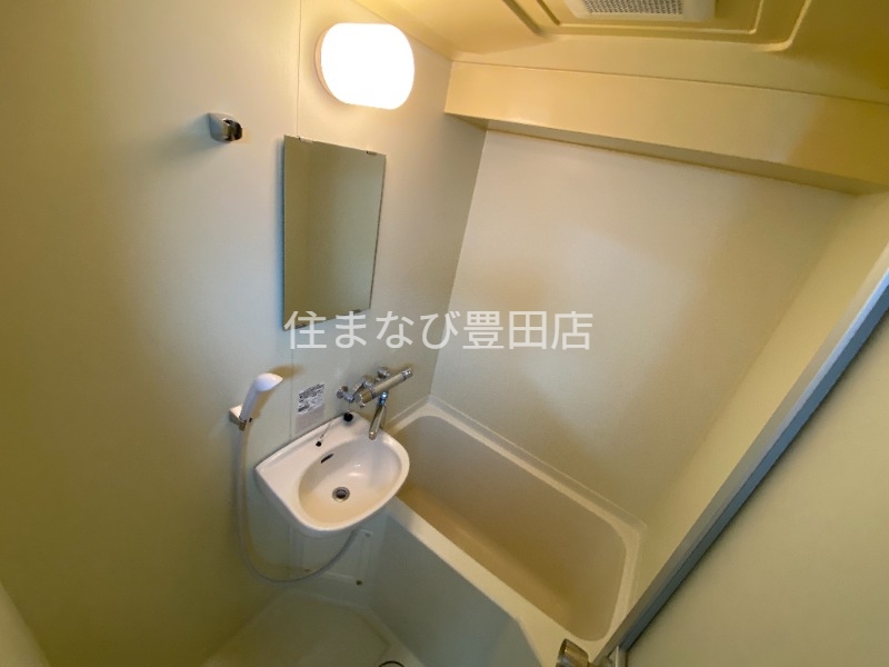 バス・シャワールーム　同型別部屋写真