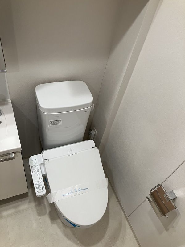 トイレ　別部屋反転写真