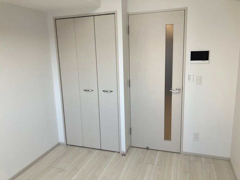 居室・リビング　別部屋反転写真