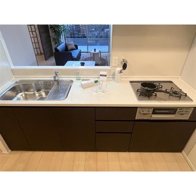 キッチン　※モデルルーム仕様。家具家電はつきません。