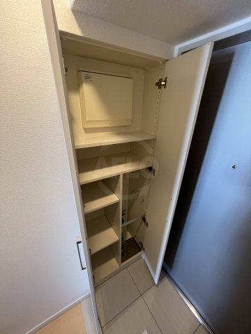 収納　アンビエンテ四ツ橋　シューズボックス