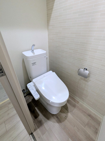 トイレ　温水洗浄暖房便座付き