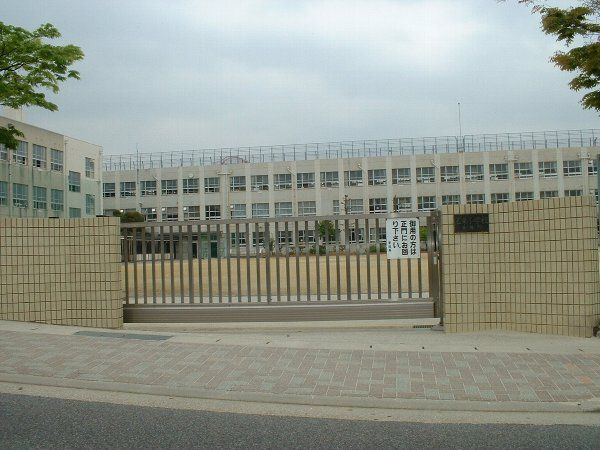 小学校　名古屋市立名東小学校（小学校）まで1118m