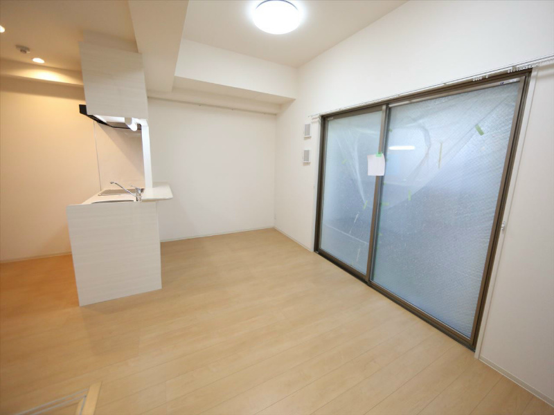 バルコニー　ＬＤＫ11帖　バルコニー　エアコン完備