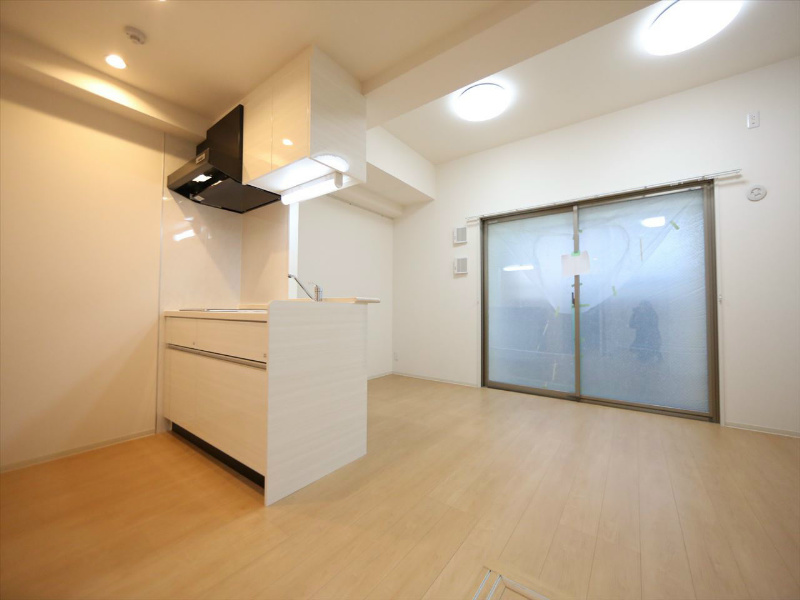 その他部屋・スペース　ＬＤＫ11帖　カウンターキッチン　バルコニー