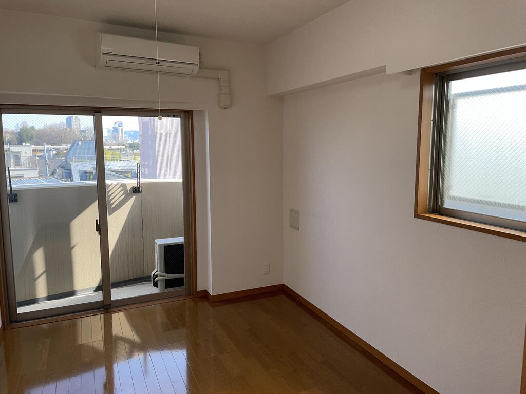 居室・リビング　（前回募集時参考写真）人気の角部屋二面採光のお部屋