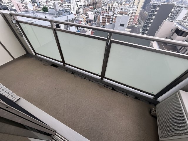 バルコニー　開放的で明るい空間を演出してくれるバルコニーです