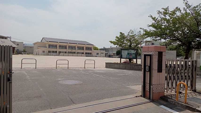 小学校　春日市立小学校春日北小学校（小学校）まで625m