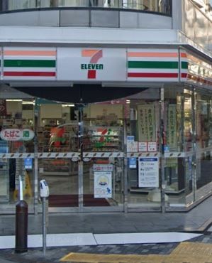 コンビニ　セブンイレブン京急蒲田駅前店（コンビニ）まで240m