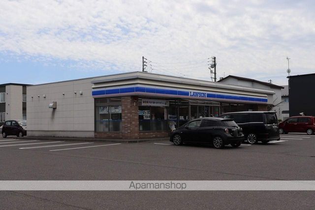 コンビニ　ローソン（コンビニ）まで589m