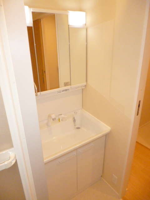 洗面設備　★三面鏡の独立洗面台★