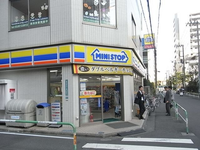 コンビニ　ＭＩＮＩＳＴＯＰ（コンビニ）まで367m