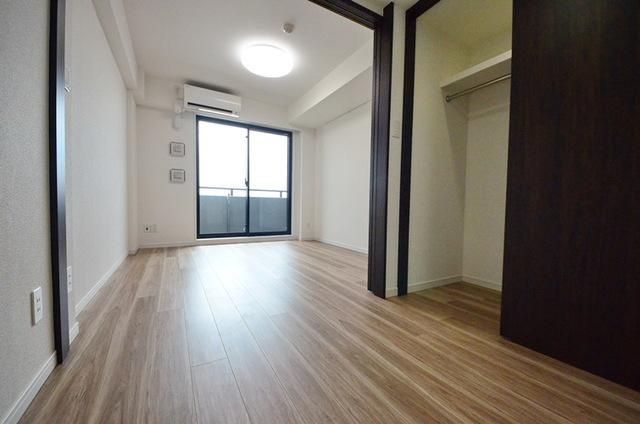 居室・リビング　■エアコン■24時間換気システム■ダウンライト