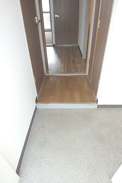 玄関　段差の少ない玄関です♪