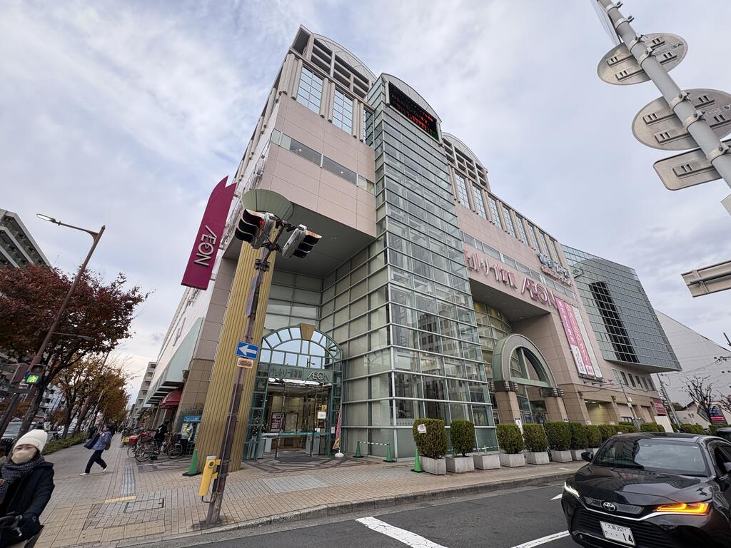 スーパー　イオン布施駅前店（スーパー）まで520m