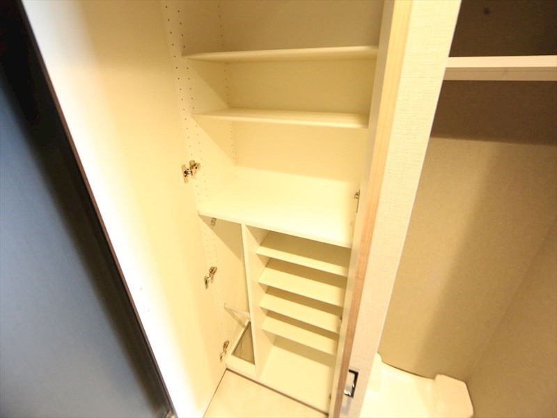 玄関　玄関　シューズボックス付（収納充実してます）