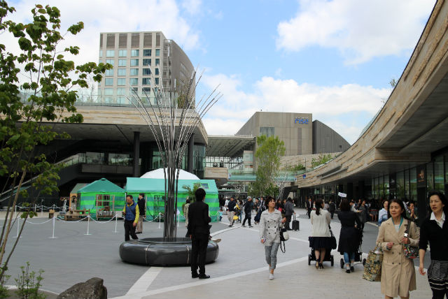 ショッピングセンター　二子玉川ライズ・ショッピングセンター・テラスマーケット（ショッピングセンター）まで1392m