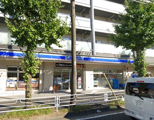 コンビニ　ローソン（コンビニ）まで626m