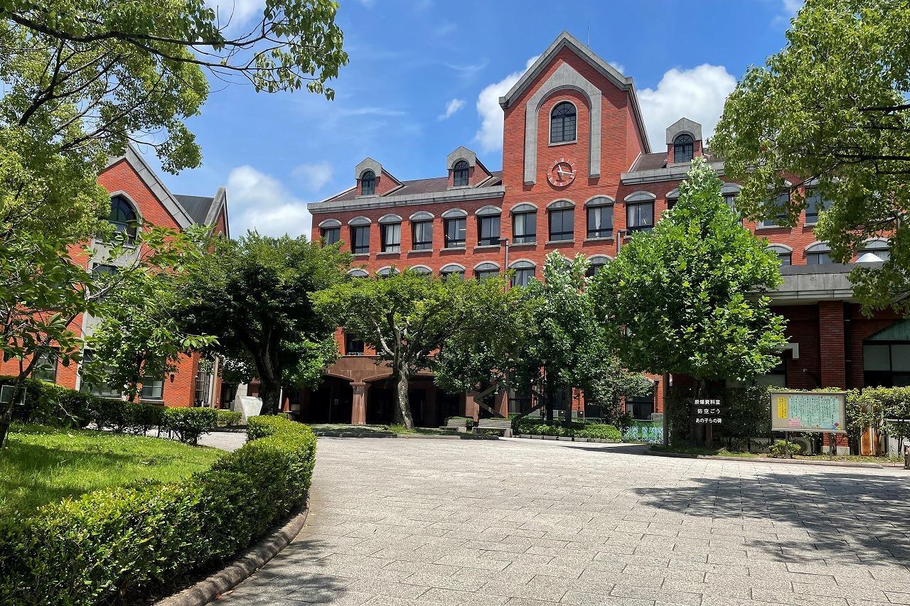 小学校　山里小学校（小学校）まで370m