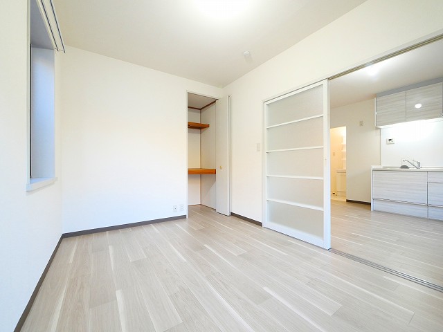 その他部屋・スペース　落ち着いて過ごせるお部屋なので、寝室にいかがでしょうか