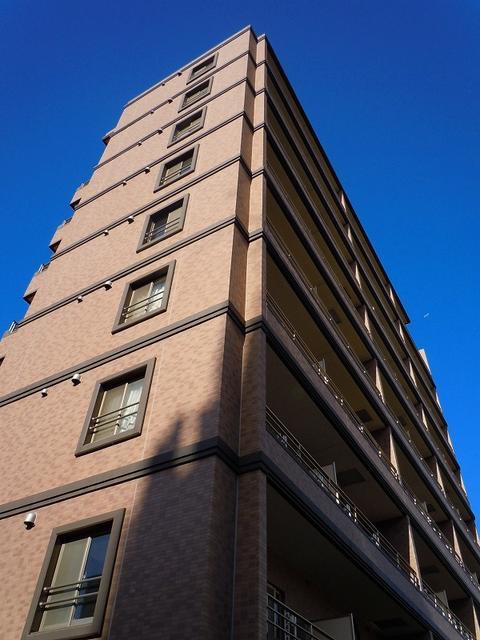 建物外観　シックなタイル貼りの外観☆?