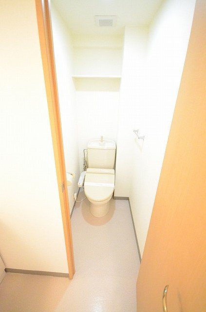 トイレ　別号室の写真です