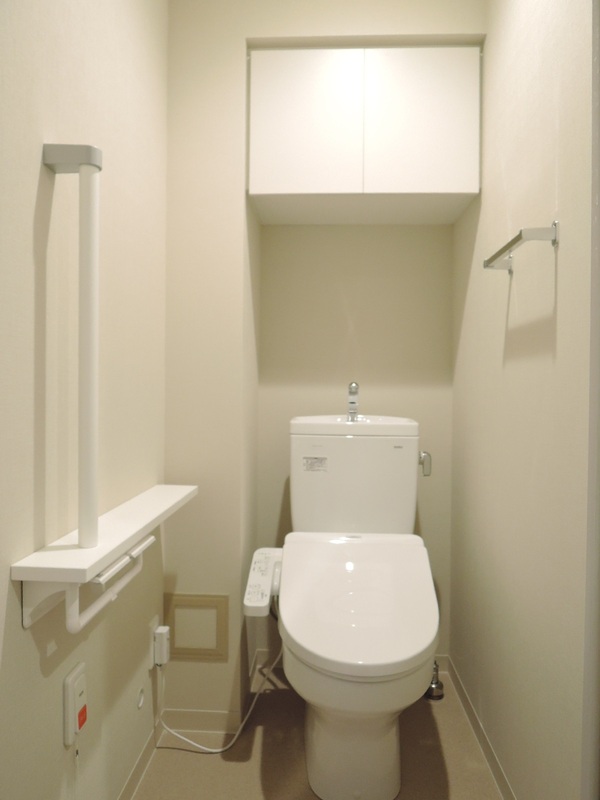 トイレ　落ち着いた色調のトイレです♪