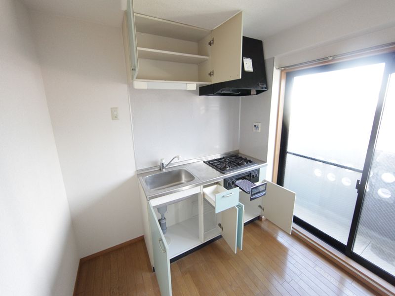 その他設備　キッチン収納　同マンション参考