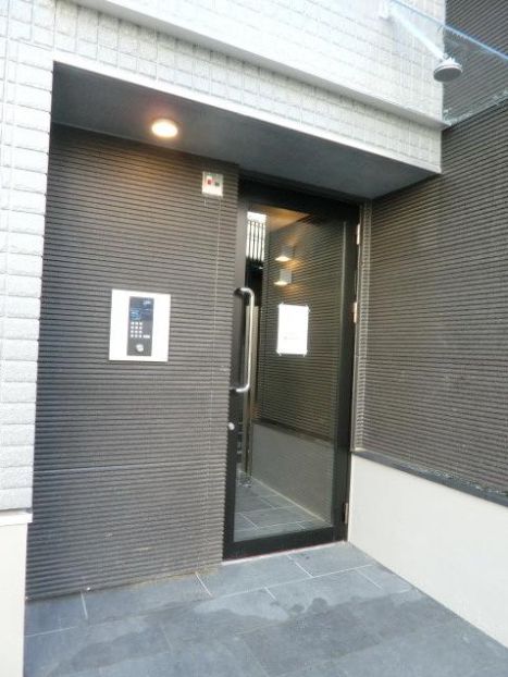 エントランス　弊社は都内全域の物件をご紹介可能です！