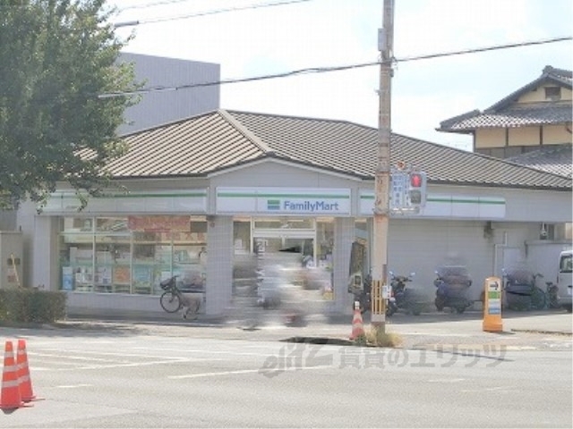コンビニ　ファミリーマート北野白梅町店（コンビニ）まで60m
