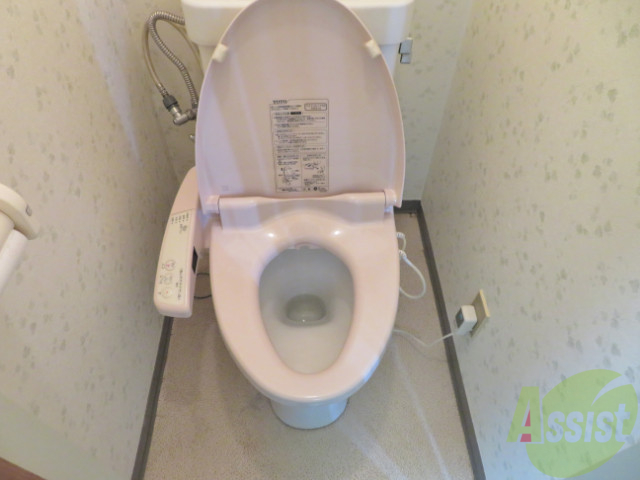 トイレ　各機能付きのトイレです。便利にお使いいただけます。