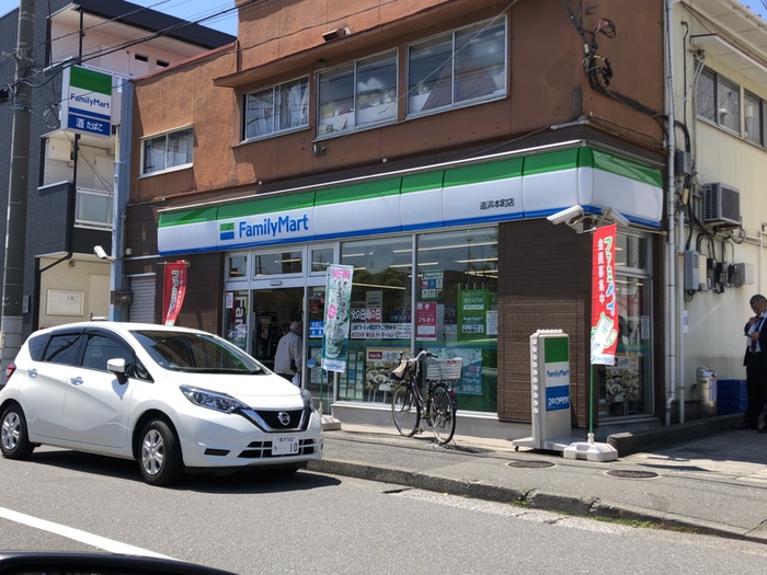 コンビニ　ファミリーマート（コンビニ）まで170m