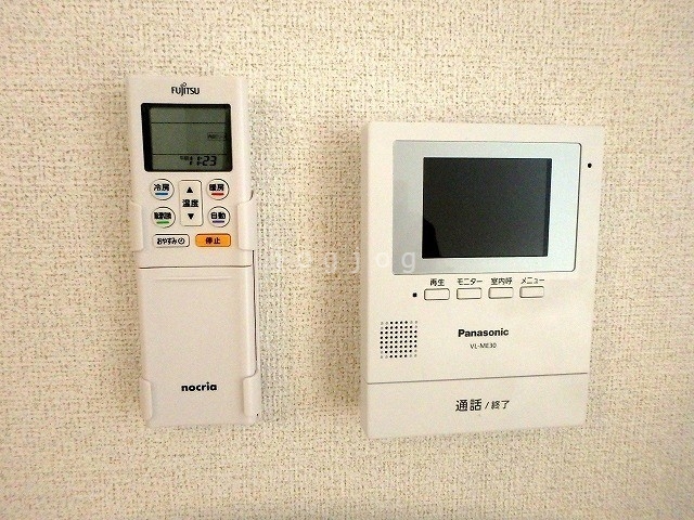 セキュリティ　安心のモニター付きインターホン