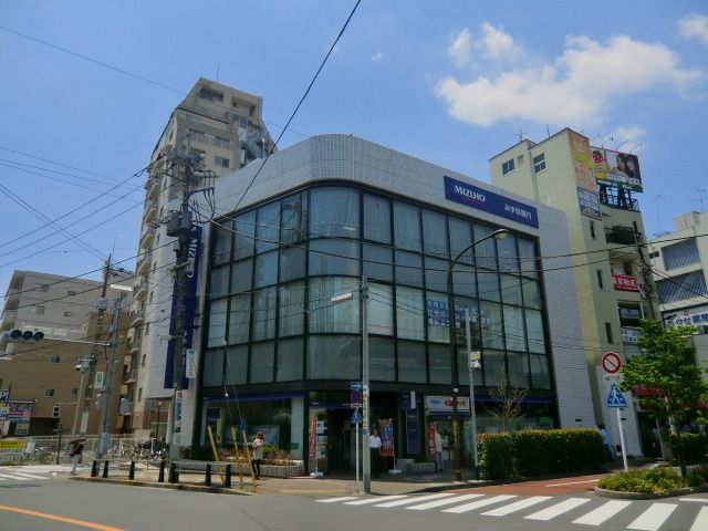 銀行　みずほ銀行綾瀬支店（銀行）まで326m