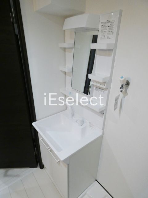 洗面設備　欠かせない独立洗面台です。