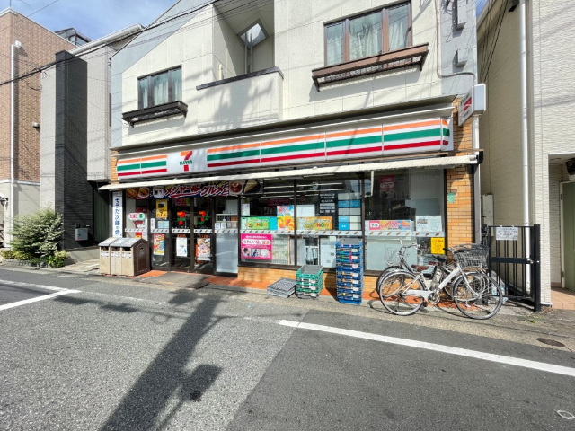 コンビニ　セブンイレブン五本木店（コンビニ）まで331m