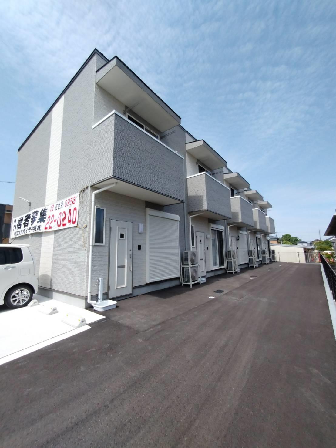 建物外観　神埼タウン　人気の3LDKメゾネット住宅となっております