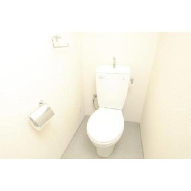 トイレ　※写真は同タイプ住戸です。