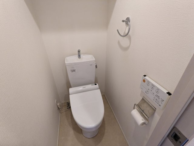 トイレ　トイレ