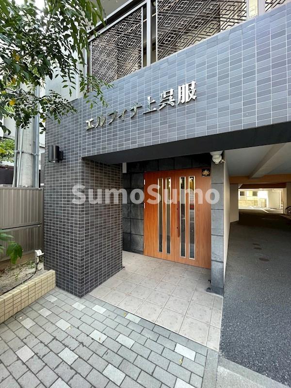 エントランス　建物の内部です