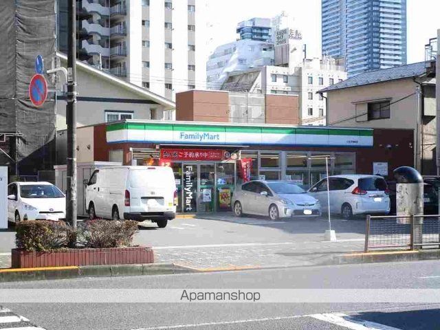 コンビニ　ファミリーマート（コンビニ）まで150m