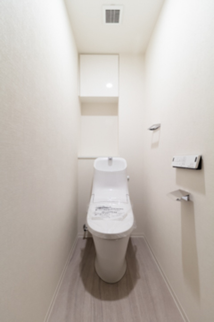 トイレ　※写真は同タイプ住戸です。