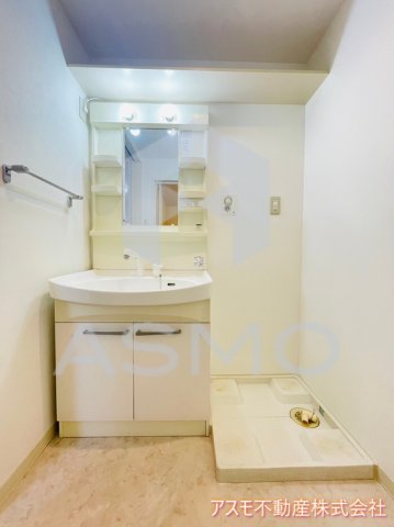 洗面設備　同マンション別部屋　参考写真