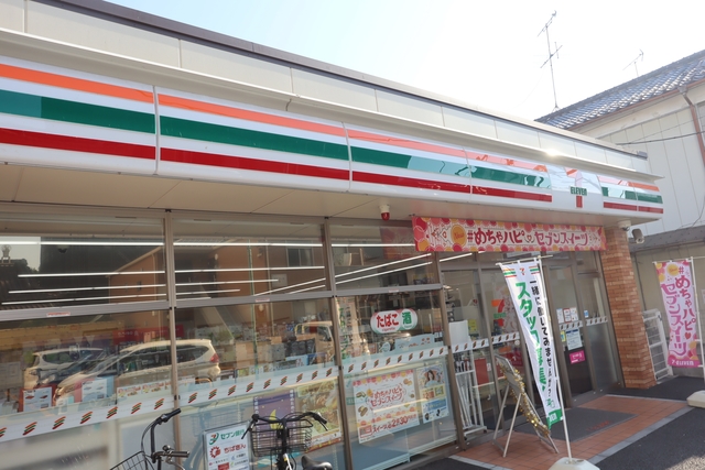 コンビニ　セブンイレブン馬橋駅東口店（コンビニ）まで505m