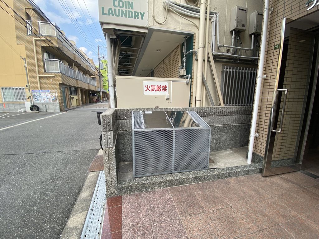その他　エントランス
