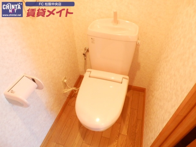 トイレ　別部屋のお写真です！