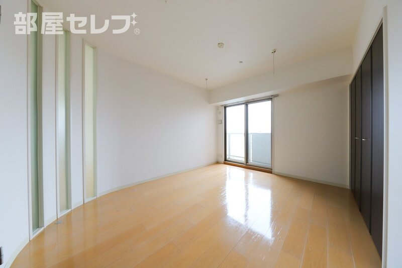 その他部屋・スペース　右には大型収納あります。