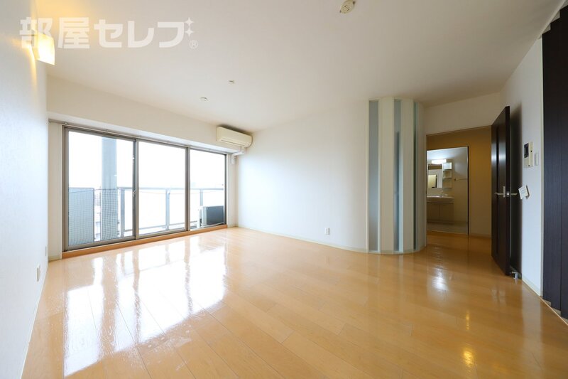 居室・リビング　キッチンとの分け方も工夫されています。